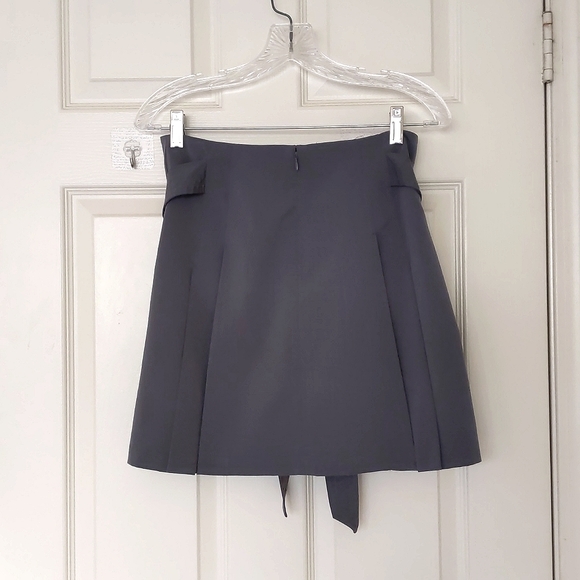 NWOT. The Limited Rayon Spandex Grey Pleated Skirt with full lining and belt. - Picture 6 of 6